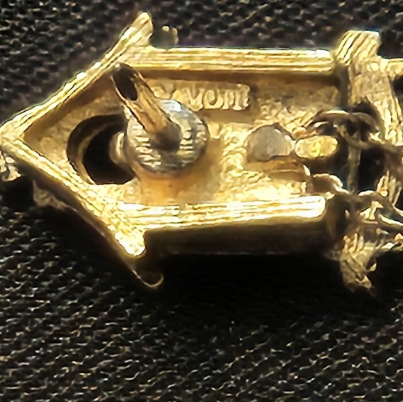 Avon Cuckoo Clock Pin - Picture 3 of 5